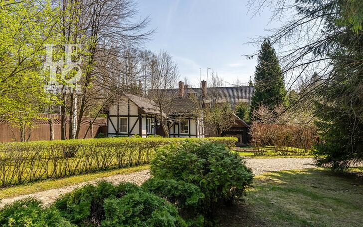 3-этажный коттедж 550 м² с отделкой