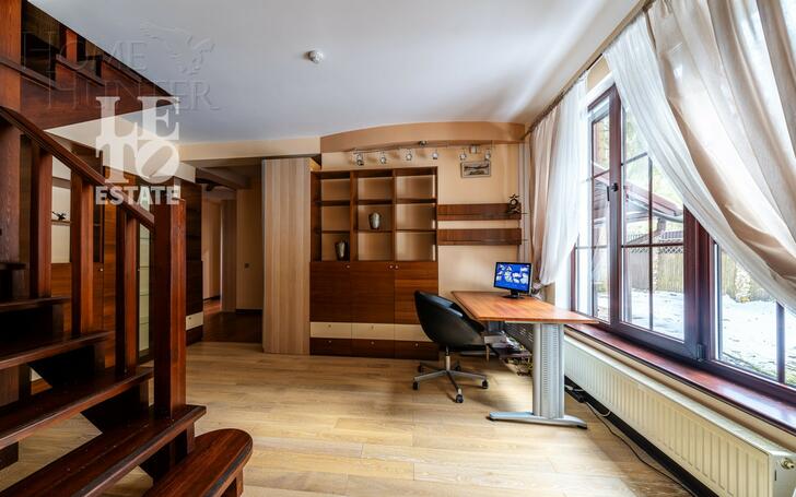 3-этажный коттедж 550 м² с отделкой