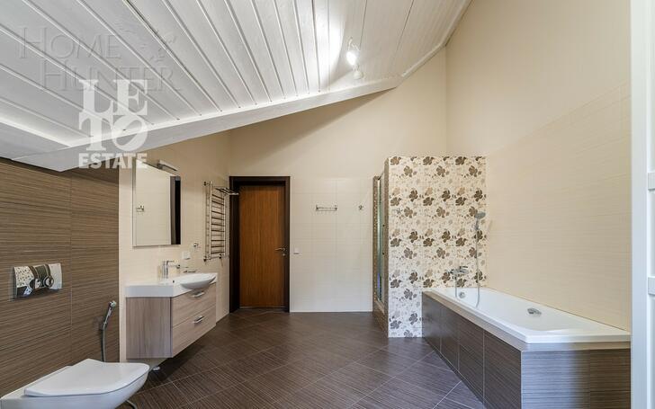 3-этажный коттедж 550 м² с отделкой