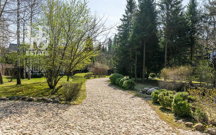 3-этажный коттедж 550 м² с отделкой