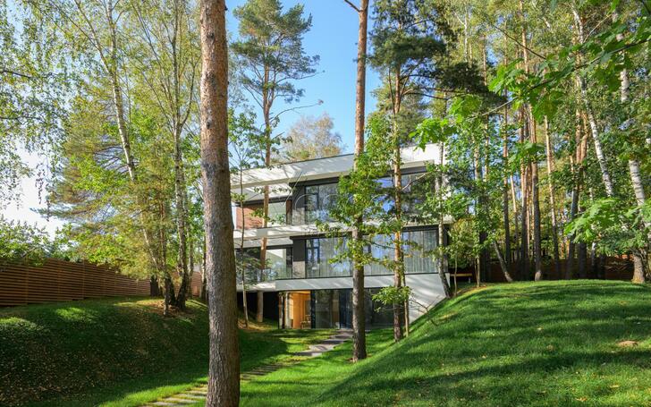 2-этажный коттедж 650 м² с отделкой