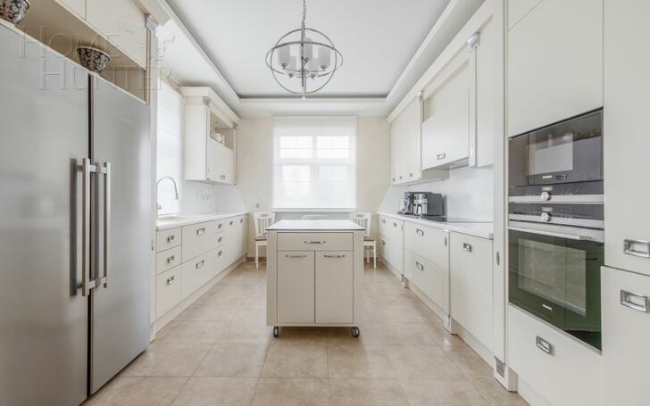 2-этажный коттедж 500 м² с отделкой