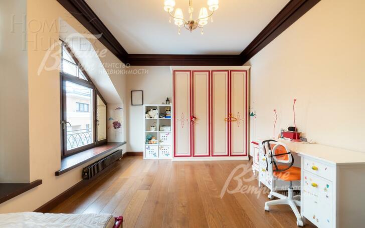 3-этажный коттедж 720 м² с отделкой