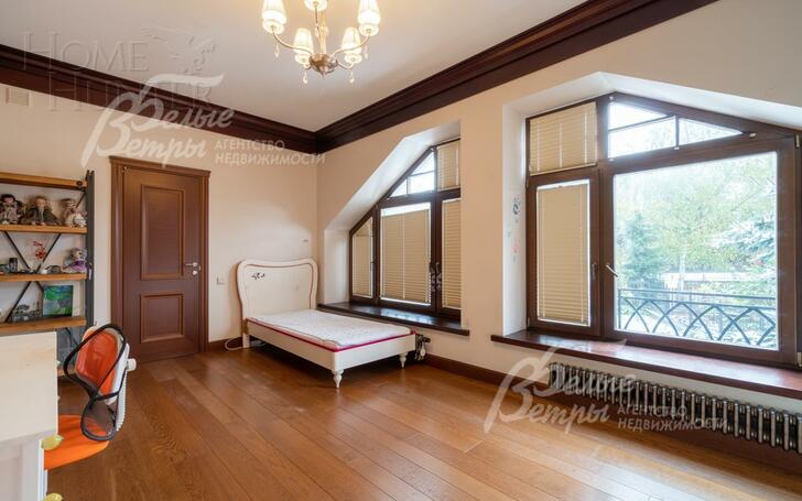 3-этажный коттедж 720 м² с отделкой