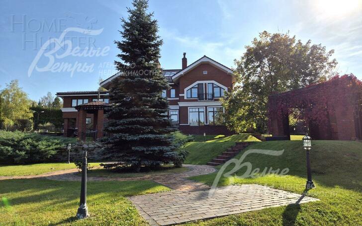 3-этажный коттедж 720 м² с отделкой