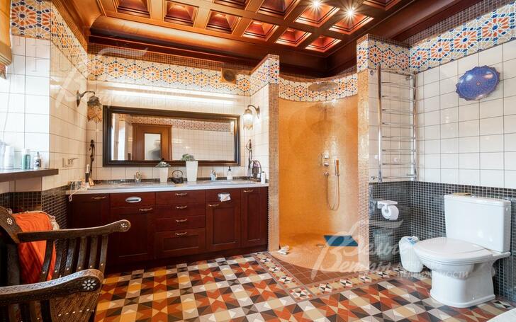 3-этажный коттедж 720 м² с отделкой