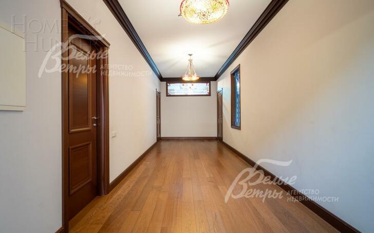 3-этажный коттедж 720 м² с отделкой