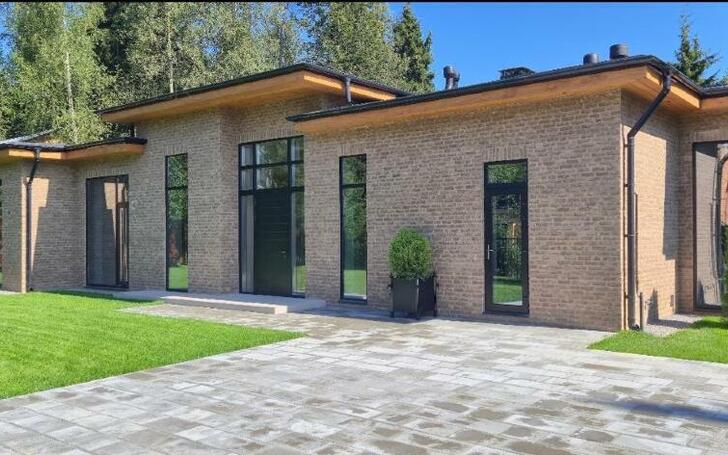 1-этажный коттедж 275 м² с отделкой