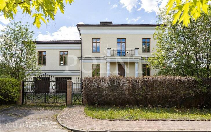 2-этажный коттедж 540 м² без отделки