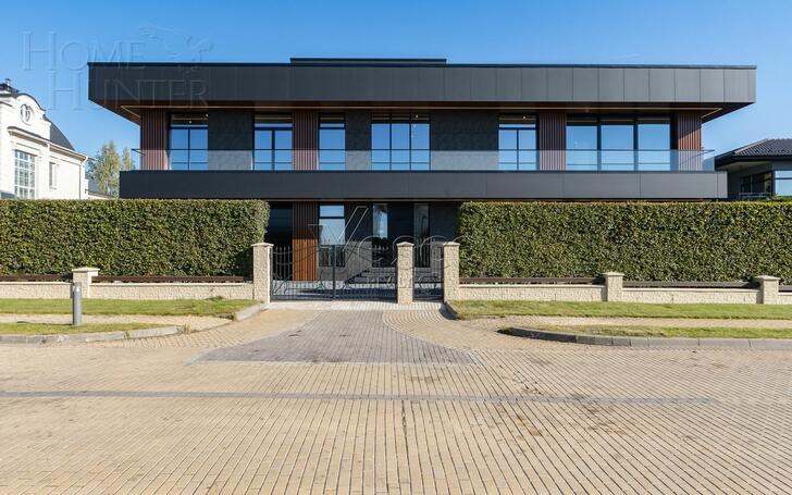 2-этажный коттедж 1 200 м² без отделки
