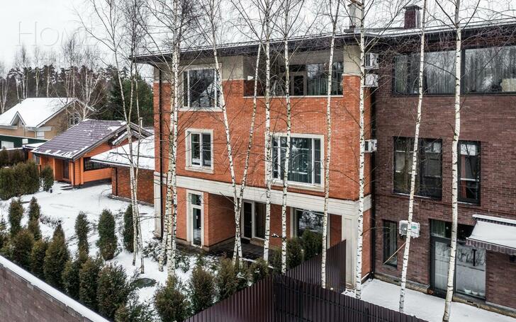 2-этажный таунхаус 600 м² с отделкой