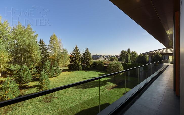 2-этажный коттедж 1 200 м² без отделки