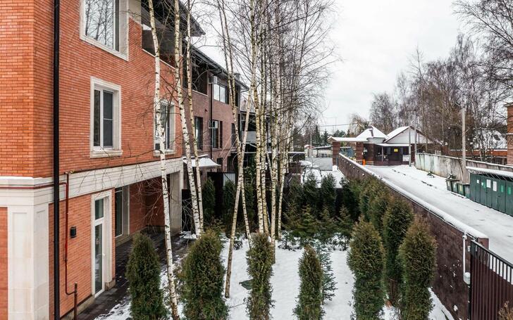 2-этажный таунхаус 600 м² с отделкой