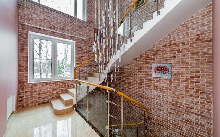 2-этажный таунхаус 600 м² с отделкой