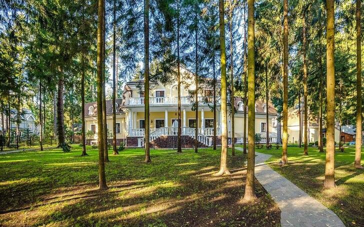 КОТТЕДЖ 800 м² с отделкой
