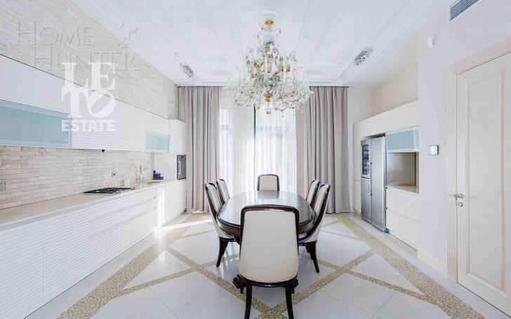 3-этажный таунхаус 340 м² с отделкой
