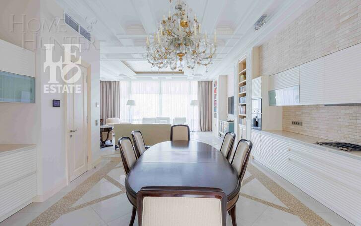 3-этажный таунхаус 340 м² с отделкой