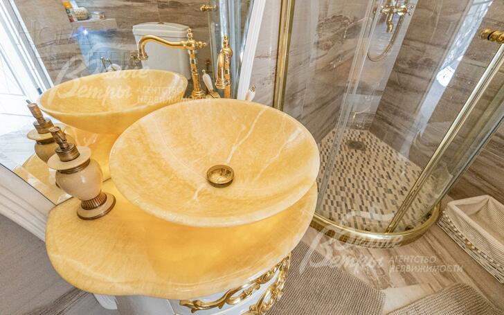3-этажный коттедж 720 м² с отделкой