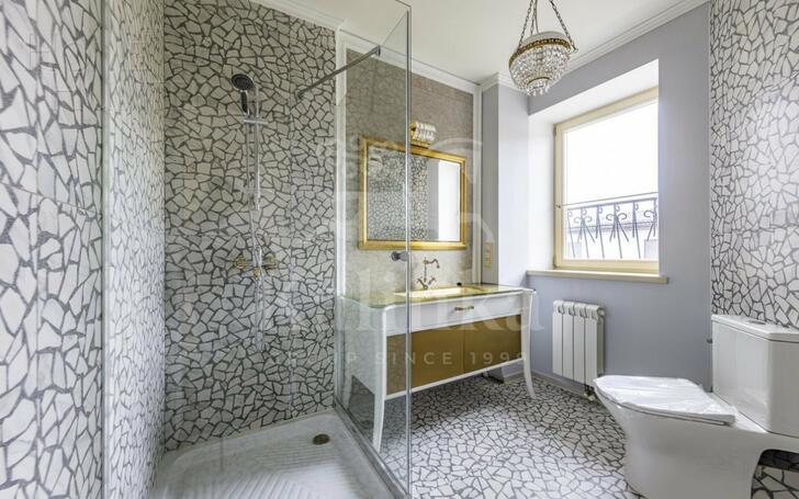 2-этажный коттедж 350 м² с отделкой