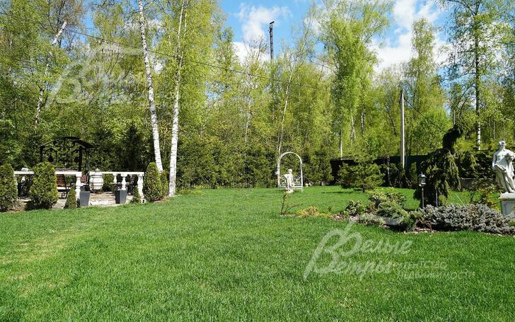 3-этажный коттедж 720 м² с отделкой