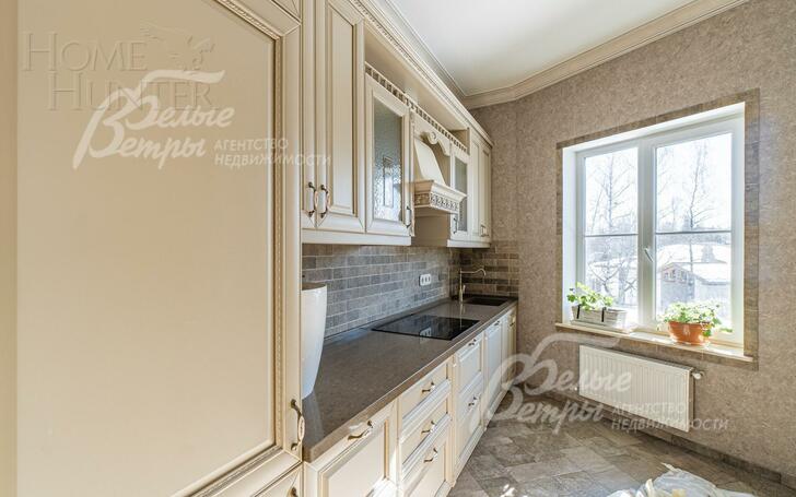 3-этажный коттедж 720 м² с отделкой