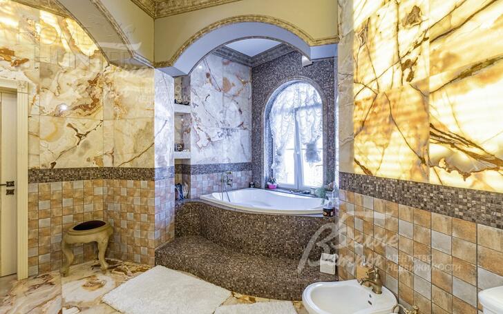 3-этажный коттедж 720 м² с отделкой