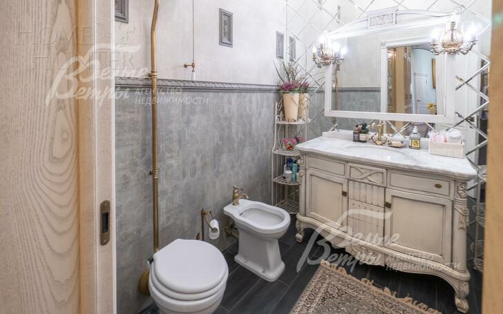 3-этажный коттедж 720 м² с отделкой