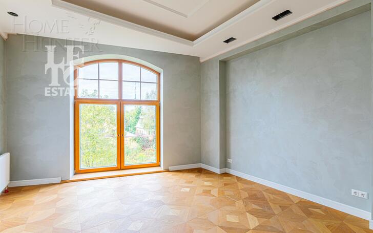 2-этажный коттедж 1 000 м² с отделкой