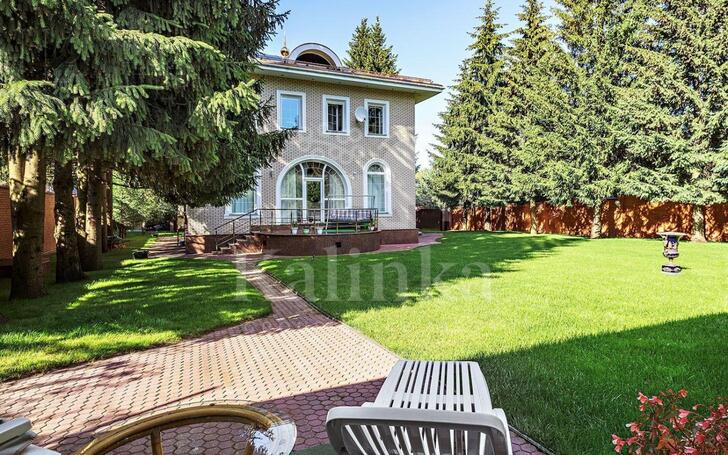 2-этажный коттедж 250 м² с отделкой