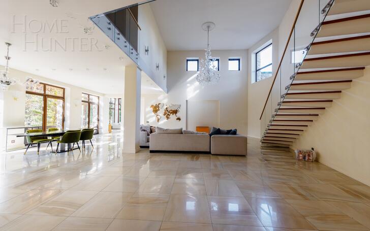 3-этажный коттедж 700 м² с отделкой
