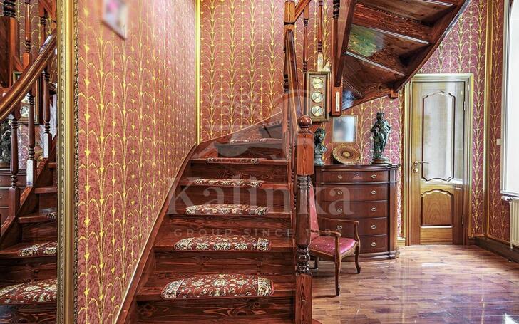 2-этажный коттедж 250 м² с отделкой