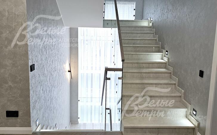 2-этажный коттедж 440 м² с отделкой