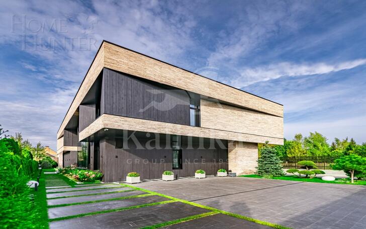 2-этажный коттедж 1 250 м² с отделкой