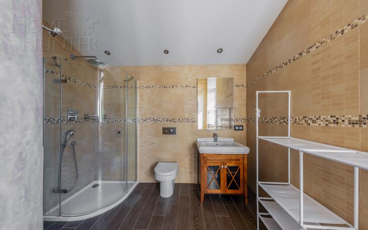 3-этажный коттедж 700 м² с отделкой