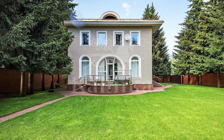 2-этажный коттедж 250 м² с отделкой
