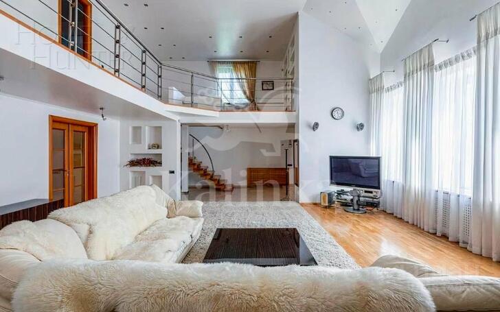 3-этажный коттедж 600 м² с отделкой