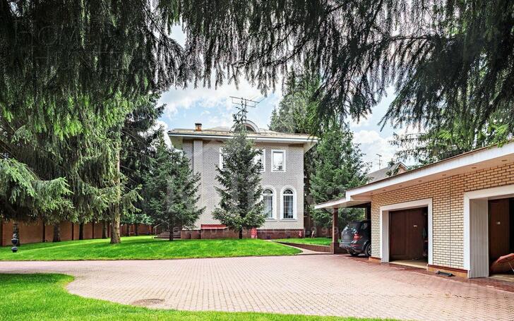 2-этажный коттедж 250 м² с отделкой