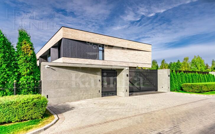 2-этажный коттедж 1 250 м² с отделкой
