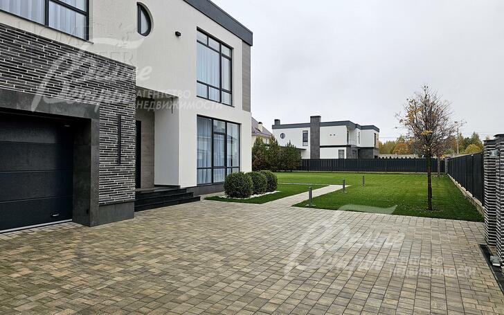 2-этажный коттедж 440 м² с отделкой