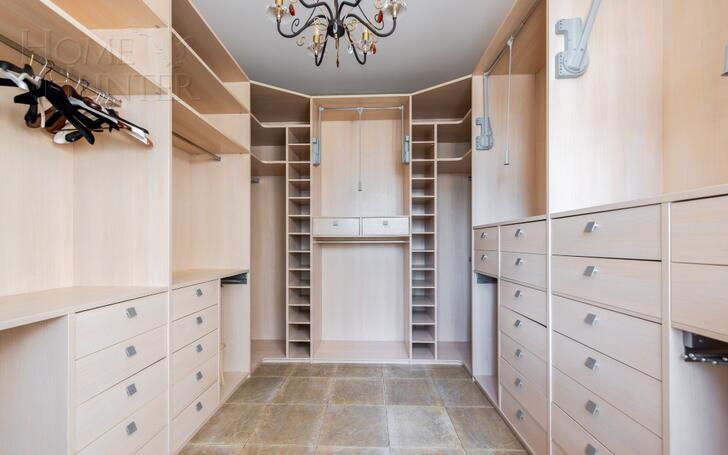 3-этажный коттедж 700 м² с отделкой