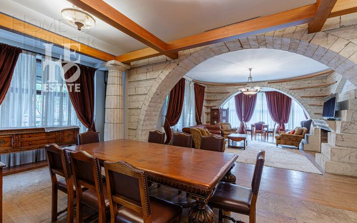 2-этажный коттедж 720 м² с отделкой