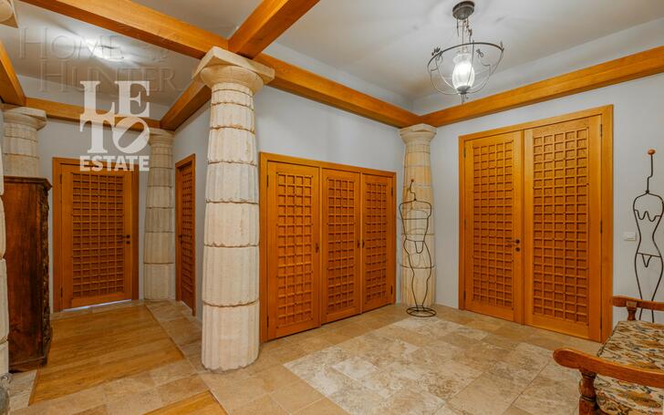 2-этажный коттедж 720 м² с отделкой