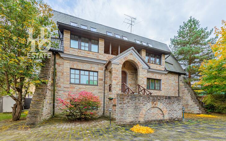 2-этажный коттедж 720 м² с отделкой