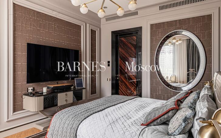 5-КОМН. КВАРТИРА С ОТДЕЛКОЙ 250 М² НА 6 ЭТАЖЕ