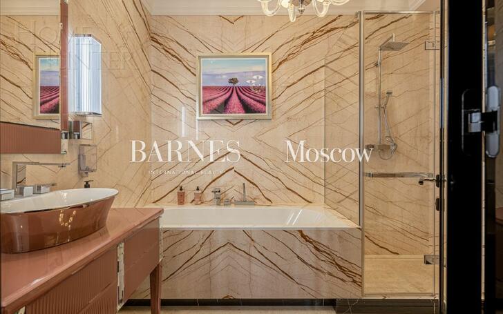5-КОМН. КВАРТИРА С ОТДЕЛКОЙ 250 М² НА 6 ЭТАЖЕ