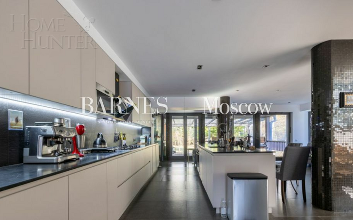 2-этажный коттедж 300 м² с отделкой