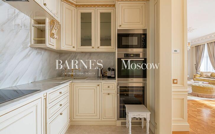 4-КОМН. КВАРТИРА С ОТДЕЛКОЙ 190 М² НА 3 ЭТАЖЕ