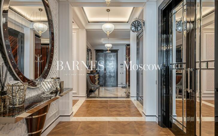 5-КОМН. КВАРТИРА С ОТДЕЛКОЙ 250 М² НА 6 ЭТАЖЕ