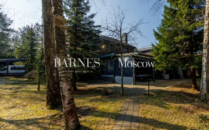 2-этажный коттедж 300 м² с отделкой