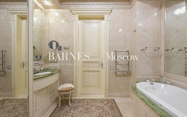 4-КОМН. КВАРТИРА С ОТДЕЛКОЙ 190 М² НА 3 ЭТАЖЕ